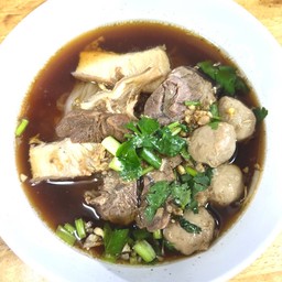 ก๋วยเตี๋ยวเนื้อเปื่อย