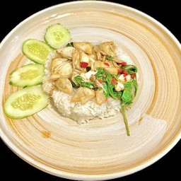 ปูผัดกะเพรา ราดข้าว