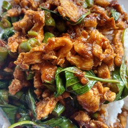 ผัดพริกแกงเนื้อ