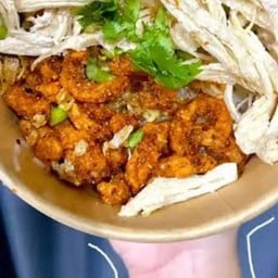 บะหมี่ไก่ฉีก-หมู่บ้านปารียา บ่อวิน