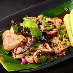 Thai spicy pork liver salad