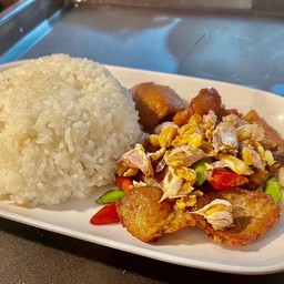 ข้าวหมูทอดกระเทียมพริกสด(ราดข้าว)