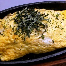 ผัดยากิโซบะห่อไข่