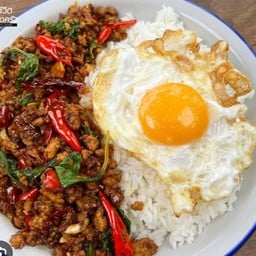 ก๋วยเตี๋ยวไก่ตุ๋นสตรเก๋ากี้ เจ้าเด็ดสามพราน