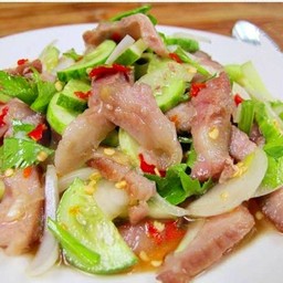 ยำคอหมูย่าง