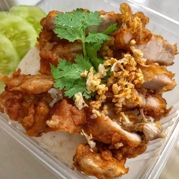 ข้าวหมูทอดน้ำจิ้มแจ่ว