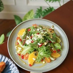 Mixed salad with Passion Fruit Vinaigrette 