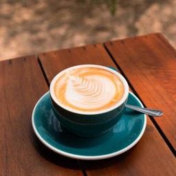 Hot Thai tea latte