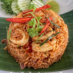 ข้าวผัดต้มยำปลาหมึก