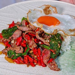 ข้าวกะเพราเนื้อเซอร์ลอยน์