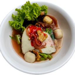 ก๋วยเตี๋ยวลูกชิ้นปลาเย็นตาโฟ ( น้ำ )