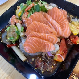 ตำแซลม่อน กุ้งสด หอยแครง ไหลบัว
