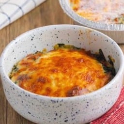 เบคอนผักโขมอบชีส