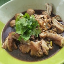 ก๋วยเตี๋ยวนายเฮียง - ตลาดชุมชนบ้านสามแยก