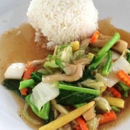 ข้าวราดผัดผักรวม