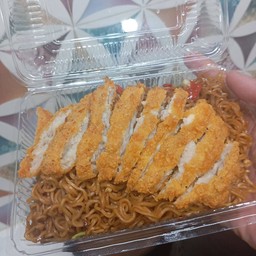 มาม่ากระเพราไก่ทอด