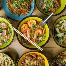 ร้านรถเร่ก๋วยเตี๋ยวไก่มะระ คลองแห้งอ่าวนา