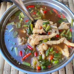 ต้มแซ่บตีนไก่(ต้มส้มอีสาน)