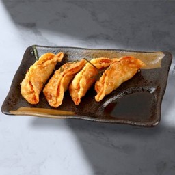 [เสือเบิร์นไฟ]เกี๊ยวซ่า 4 ชิ้น