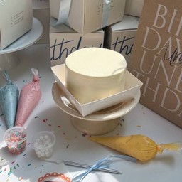 D.I.Y cake  Love&date
