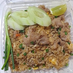 ข้าวผัดหมูชิ้น ตามสั่ง