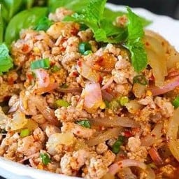 ลาบหมูสับ+หนังหมู