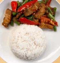 ข้าวผัดพริกแกงหมูกรอบ