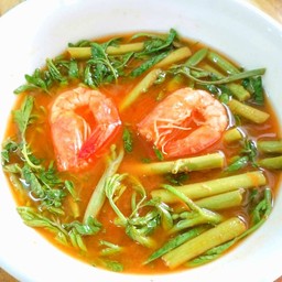 แกงส้มผักกระเฉดกุ้ง