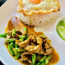 Rice With Stir Fried Red Curry Paste With Beef