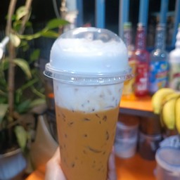 ชาไทยเย็น ราดนมชีส