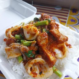 ข้าวพริกแกง