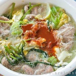 สุกี้น้ำกุ้งหมูหมึกทะเลไก่