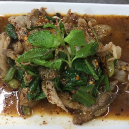 น้ำตกคอหมูย่าง