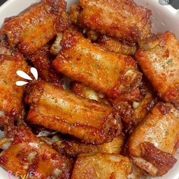 ซี่โครงหมูทอดน้ำปลา (สูตรลับ) ราดข้าว