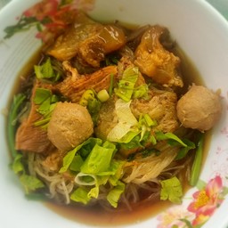 เนื้อตุ๋น กระเพราเนื้อตุ๋น ไก่ตุ๋น เอื้อสุข1