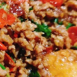 ข้าวกะเพราเต้าหู้หมูสับ+ไข่ดาว