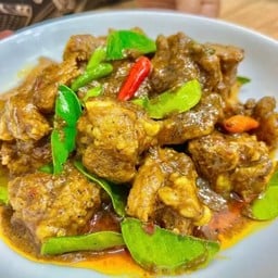 กระดูกอ่อนผัดพริกแกงใต้ (ทีเด็ด) เป็นกับ