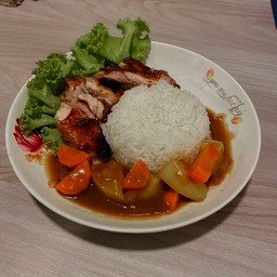 ข้าวไก่ย่างแกงกะหรี่ญี่ปุ่น