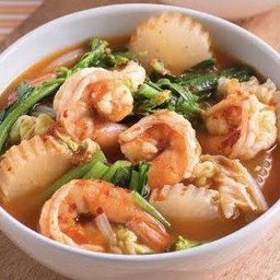 แกงส้มกุ้งผักรวม