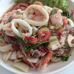 ยำมาม่าทะเลรวม