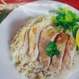 ข้าวมันไก่น้องลูกเต๋า จอมทอง