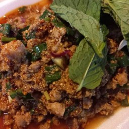 ข้าวไข่เจียว ไส้กรอกในตำนาน