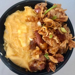 ข้าวไข่ข้น+สันคอหมูทอดราดซอสมะขาม