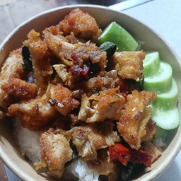กระเพราไก่กรอบ