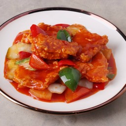 เนื้อปลาเก๋ายักษ์ผัดเปรี้ยวหวาน