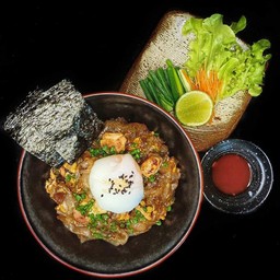 ก๋วยเตี๋ยวคั่วเนื้อสไลด์