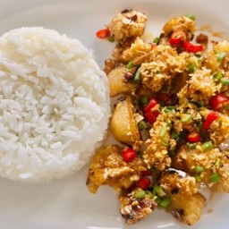 Deli กากหมูคั่วพริกเกลือราดข้าว