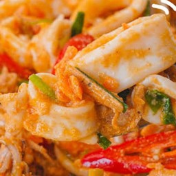 หมึกผัดไข่เค็ม