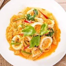 ทะเลผัดผงกะหรี่ ราดข้าว