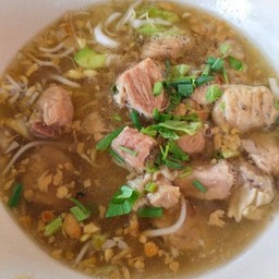 บะหมี่หมูตุ๋น